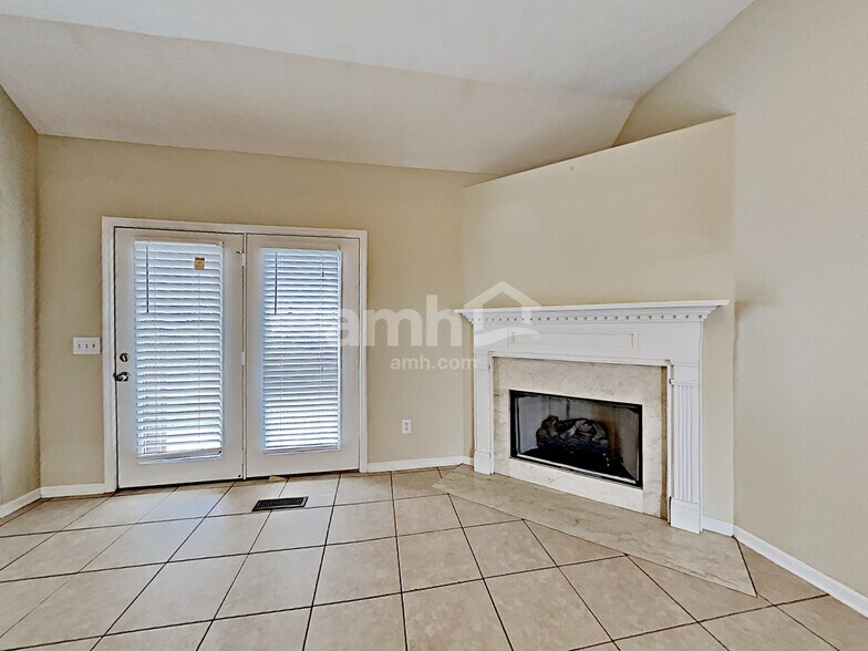 Building Photo - 201 Fox Hunt Ln