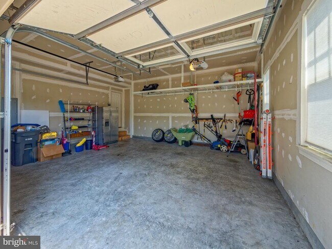 Building Photo - 24925 Quimby Oaks Pl