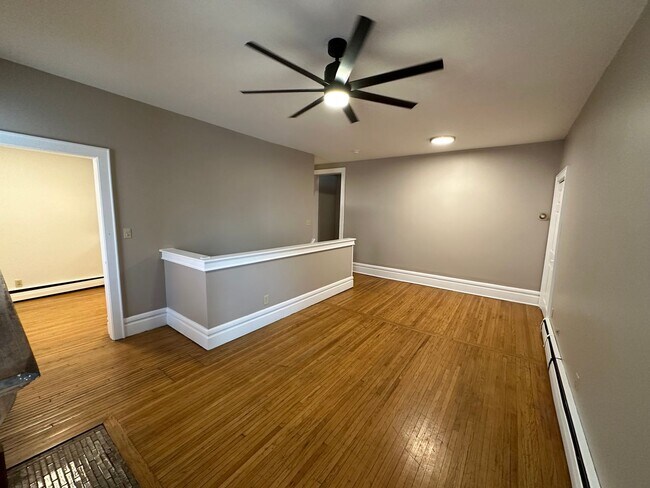 Building Photo - Neil Ave 839-843 CR