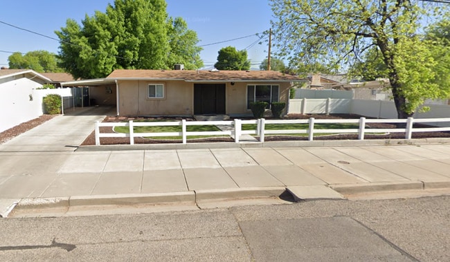 Primary Photo - Beautiful Private Yard! Covered Parking!