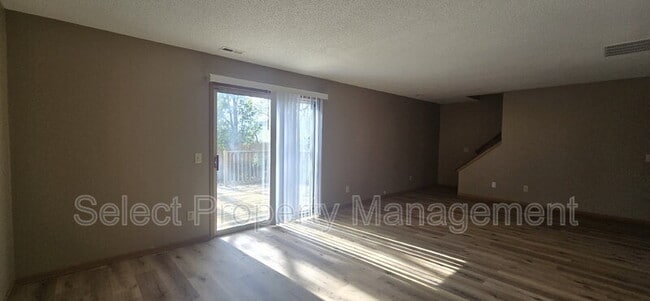 Building Photo - 605 Copperfield Dr