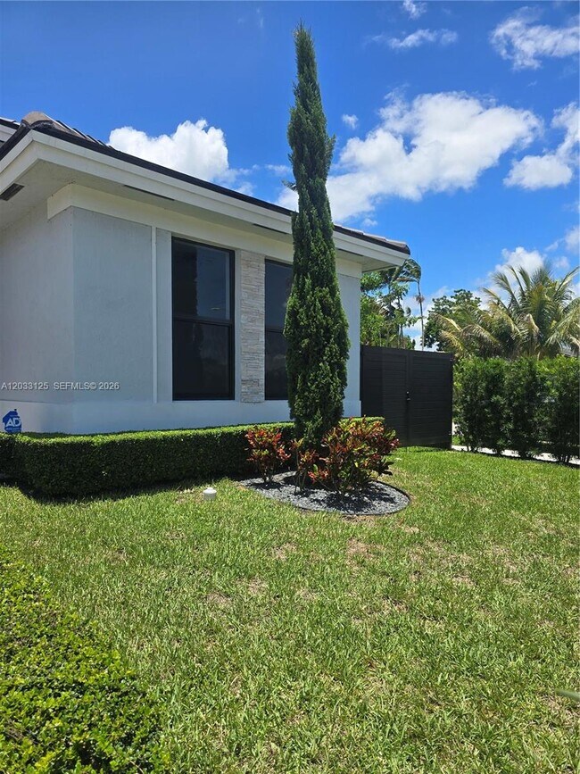 Building Photo - 19410 SW 124th Ct