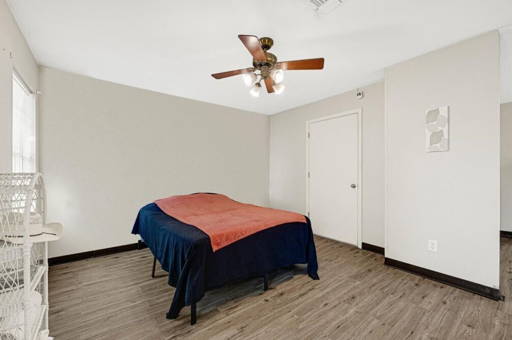 Building Photo - 1109 Frances Dr