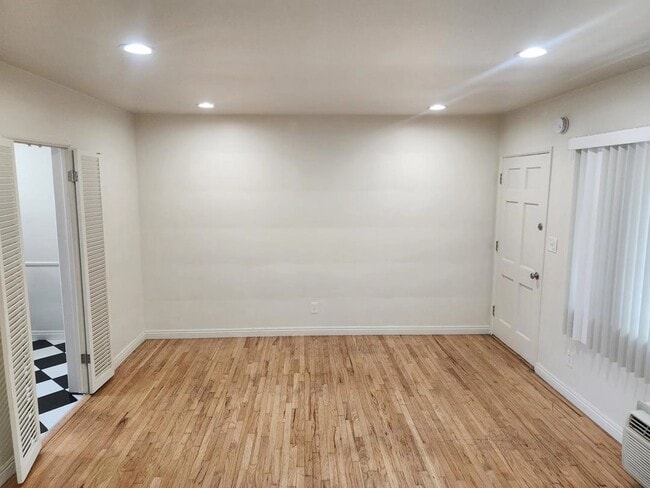 Interior Photo - 6326 Coldwater Cyn