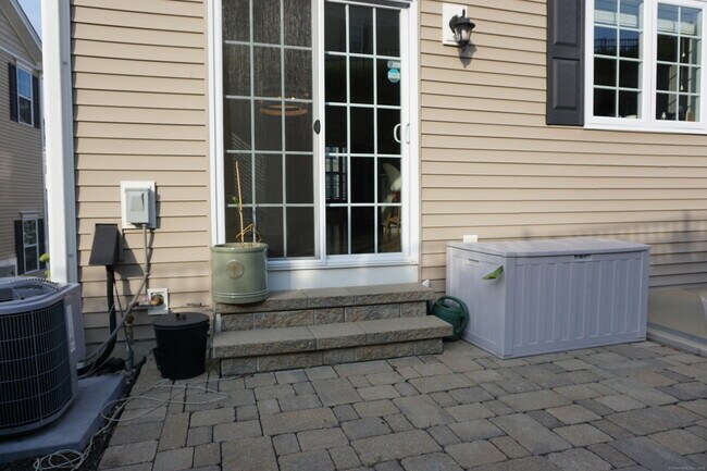 Building Photo - 56 Moorland Dr
