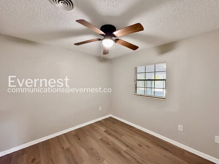 Building Photo - 2112 Wolf Rd
