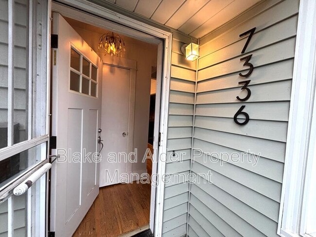 Building Photo - 7336 N Central St