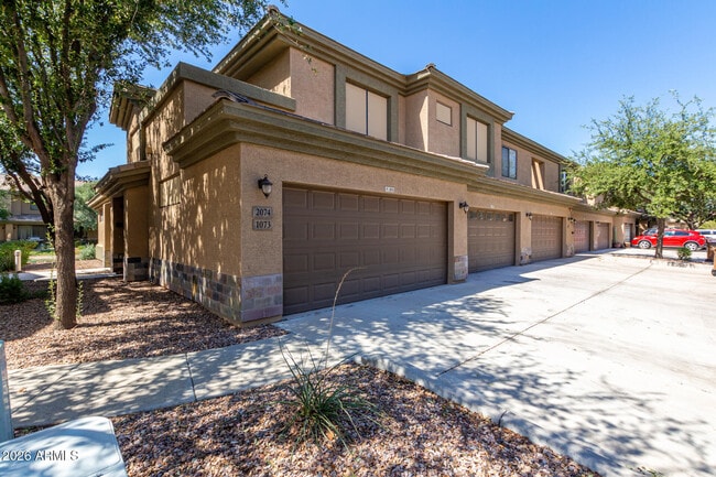 Building Photo - 705 W Queen Creek Rd