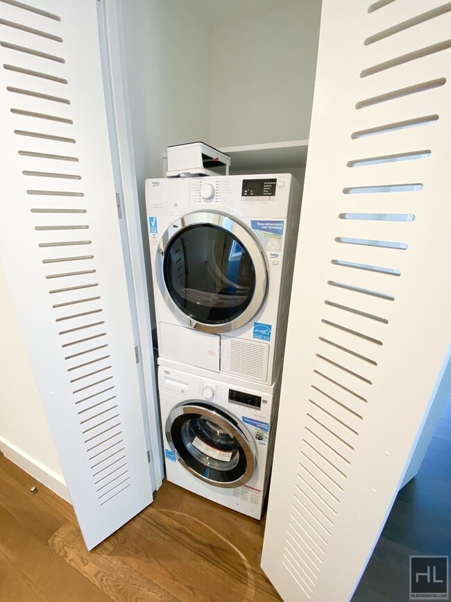 Building Photo - East 44th Street