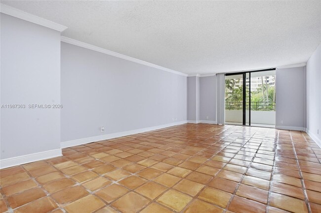 Building Photo - 2500 Parkview Dr