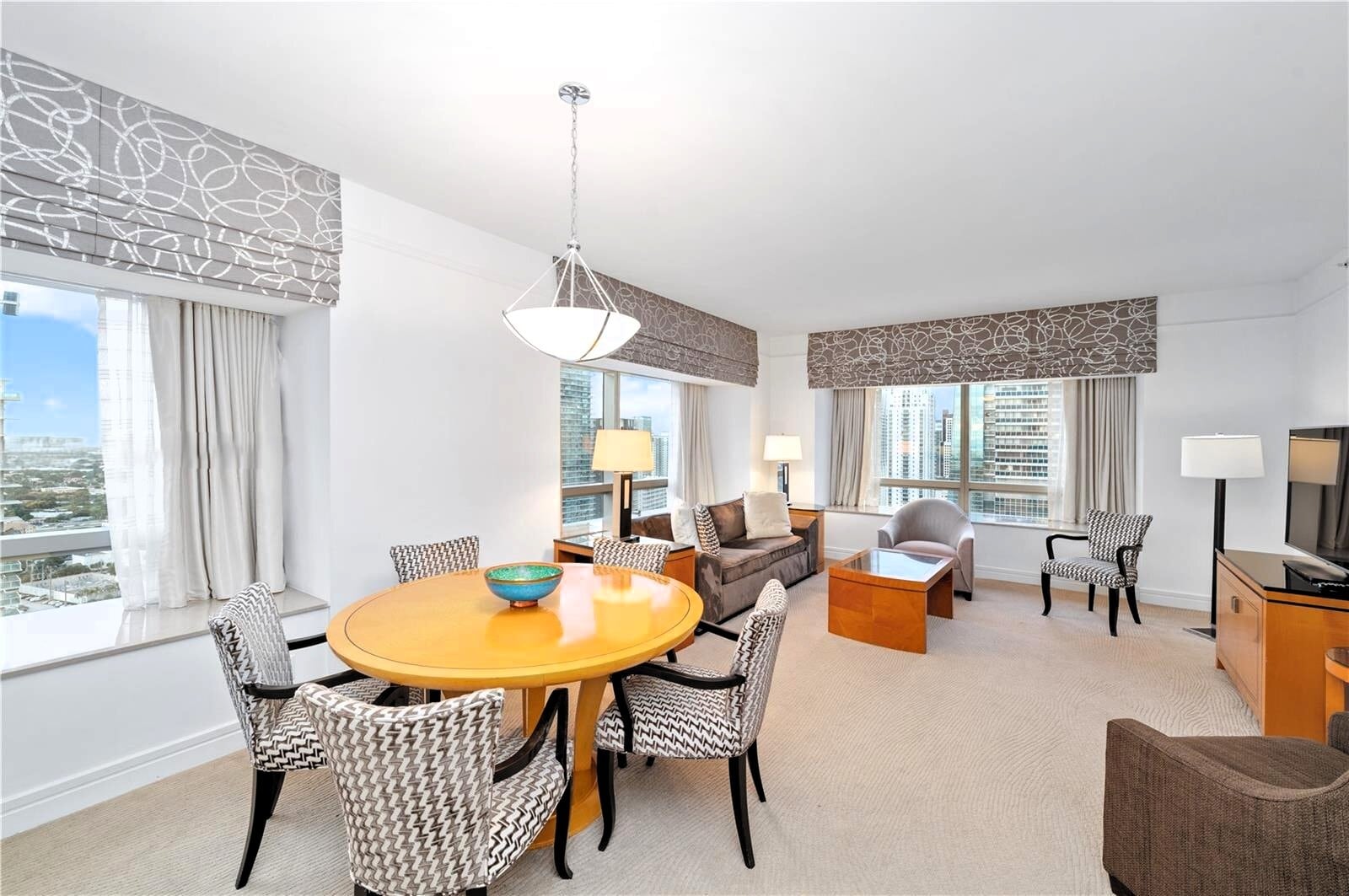 Building Photo - 1435 Brickell Ave