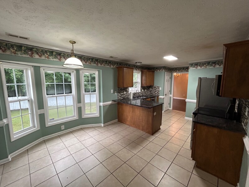 Building Photo - 320 Peterson Pl