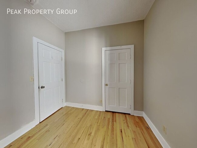 Building Photo - 1394 Indianola Ave