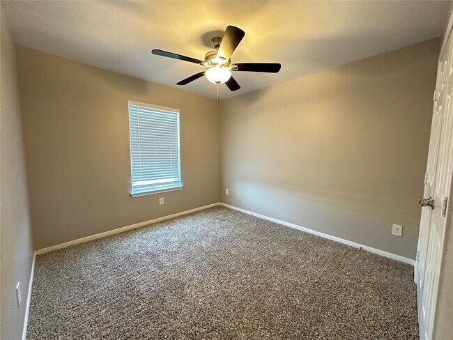 Building Photo - 11114 Beverley Pk St