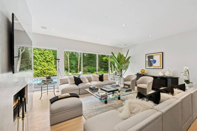 Building Photo - 50 Old Farm Rd