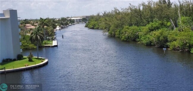 Building Photo - 1523 E Hillsboro Blvd