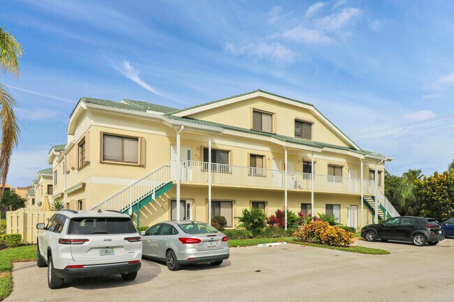 Building Photo - 360 Bella Vista Ct N