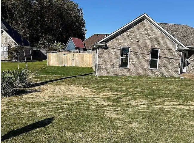 Building Photo - 1481 Middle School Rd