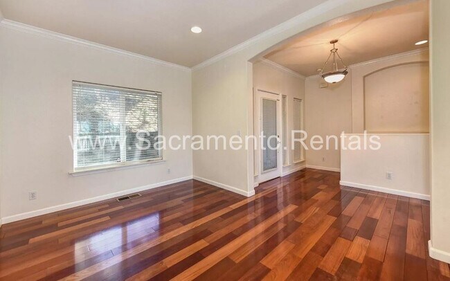 Building Photo - 3 br, 2.5 bath House - 567 Landis Circle