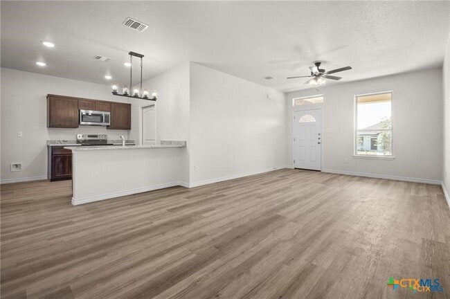 Building Photo - 126 Leon Ln