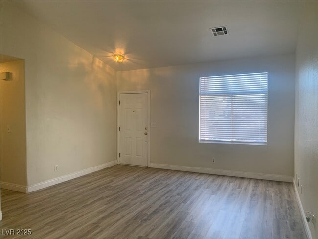 Building Photo - 3520 Sea Grass Dr