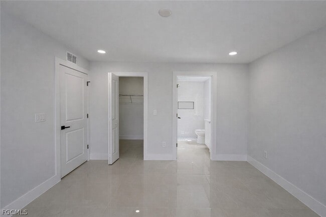 Building Photo - 4529-4531-4529 18th St SW