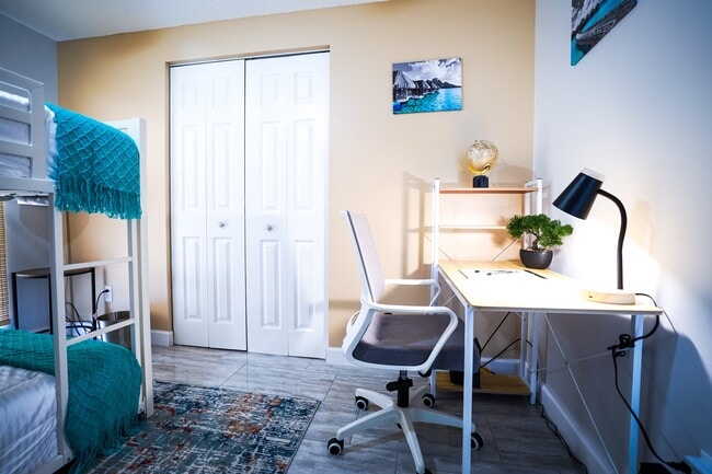 Building Photo - 8412 Westridge Dr