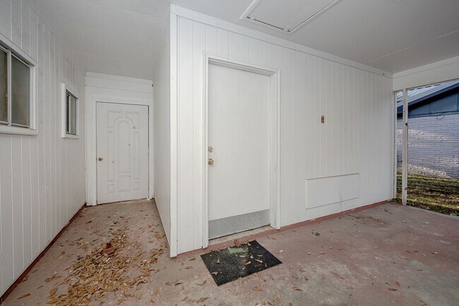 Building Photo - 807 Market St