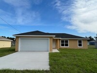 Building Photo - Beautiful affordably Priced 3 Bd/2 bath ho...