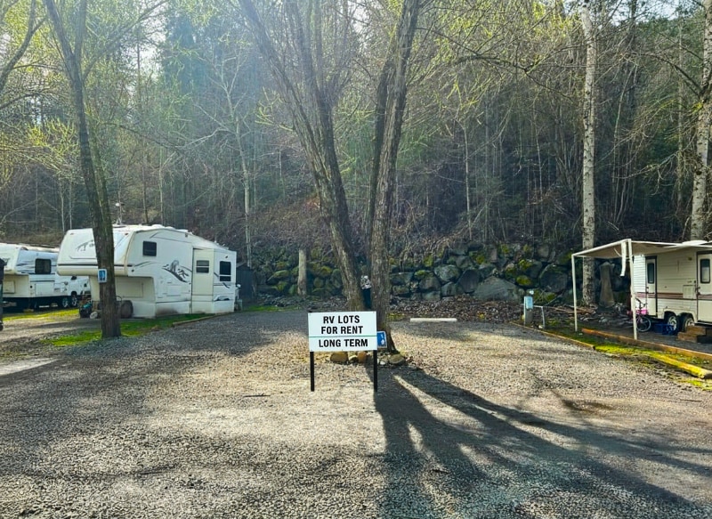 Primary Photo - 85 Canoe Cp Lp