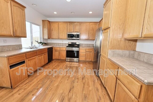 Building Photo - 3232 Balada Way