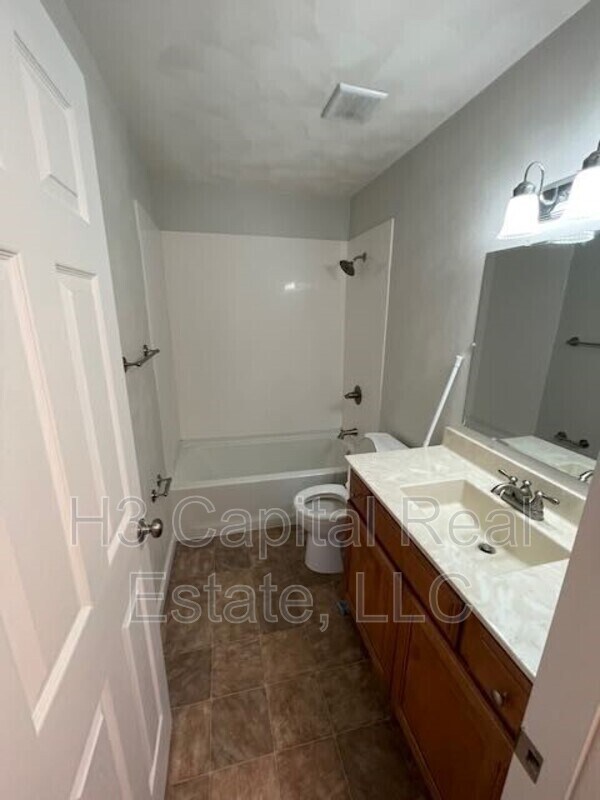 Building Photo - 130 Brookview Dr