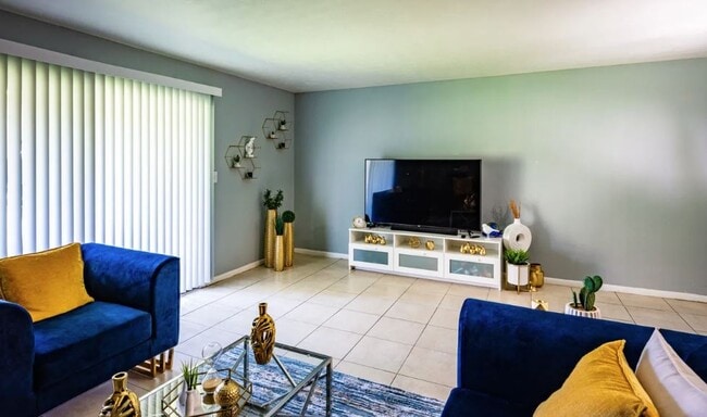 Primary Photo - 10605 N 56th St