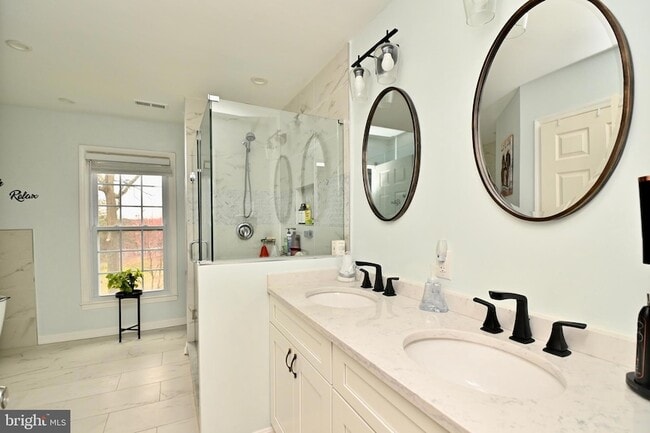 Building Photo - 6431 Forest Rd