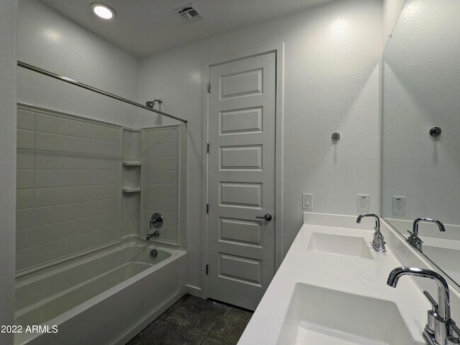 Building Photo - 16846 W Las Palmaritas Dr