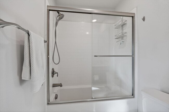 Building Photo - 3-Bed + 3.5-Bath Townhouse | Springville | Camarillo | Unfurnished