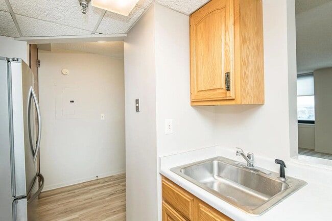 Building Photo - Condo for Rent