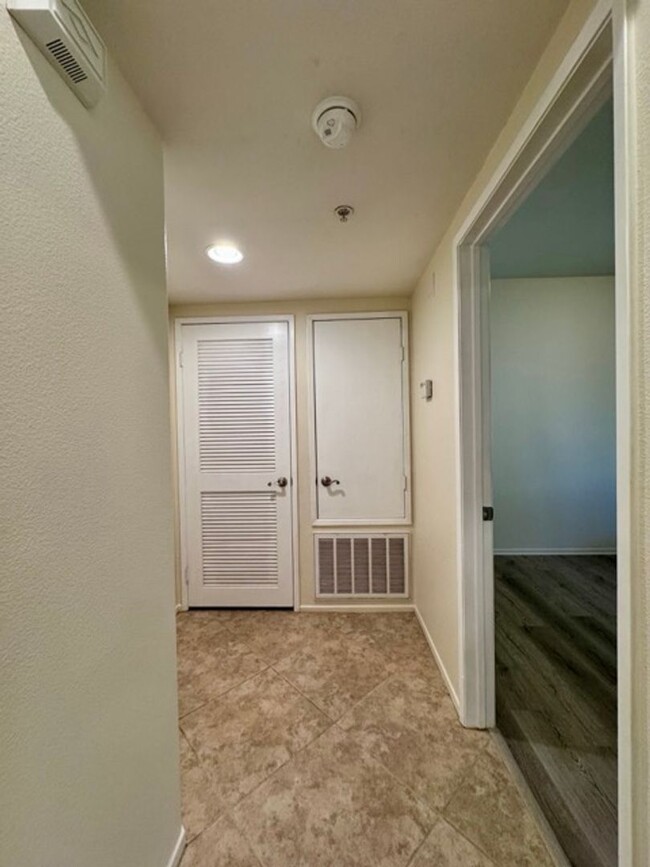 Building Photo - 1 bedroom Murrieta condo for LEASE with a ...