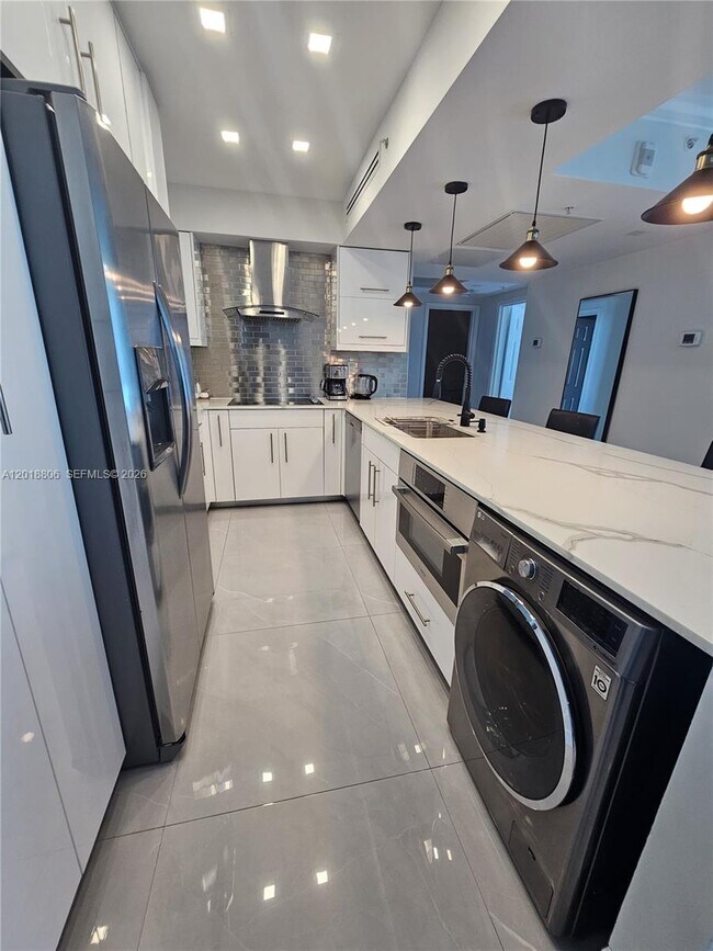 Building Photo - 2501 S Ocean Dr