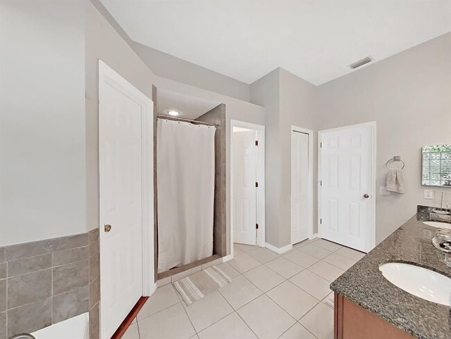 Building Photo - 9630 Fox Hearst Rd