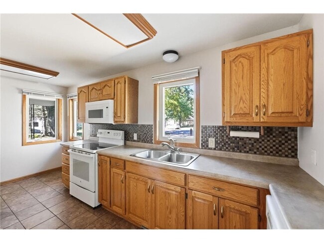 Building Photo - 80 Woodhill Rd
