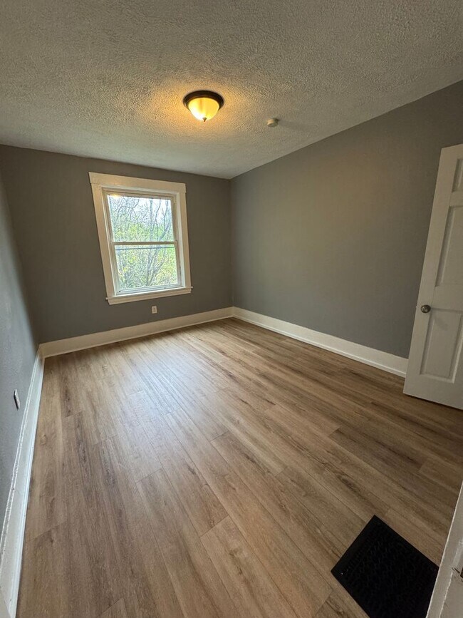 Building Photo - 311 W Burgess St