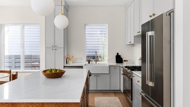 Building Photo - 4901 Gladeview Dr