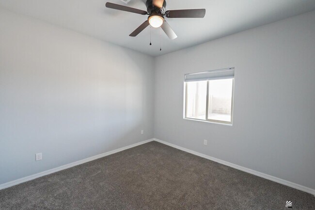 Building Photo - 13135 E 55th Ln