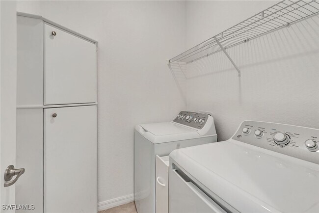 Building Photo - 2065 Tamarron Ln