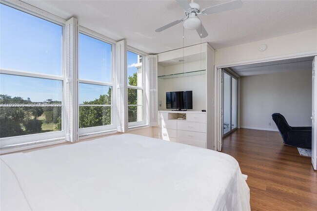 Building Photo - 2671 S Course Dr