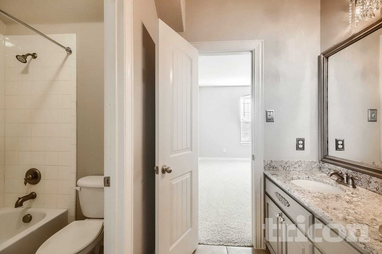 Building Photo - 2240 27th Ave Ct