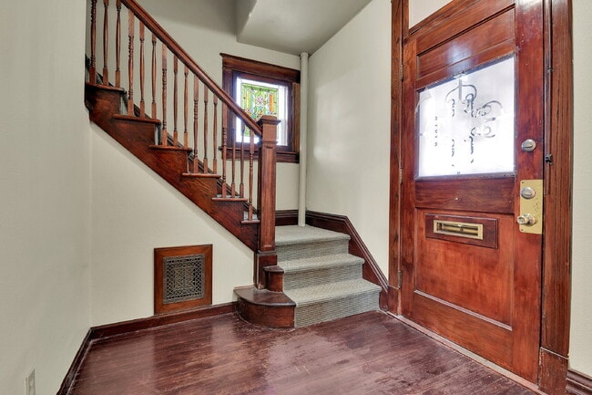 Building Photo - $2,900, 3-bed, 2 bath victorian home with a fenced yard and $300 off the first month's rent.