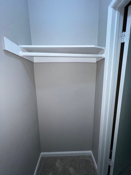 Building Photo - 2516 Wanek Rd