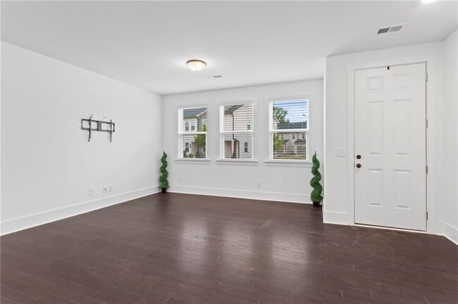 Building Photo - 1620 Aeslin Dr NW